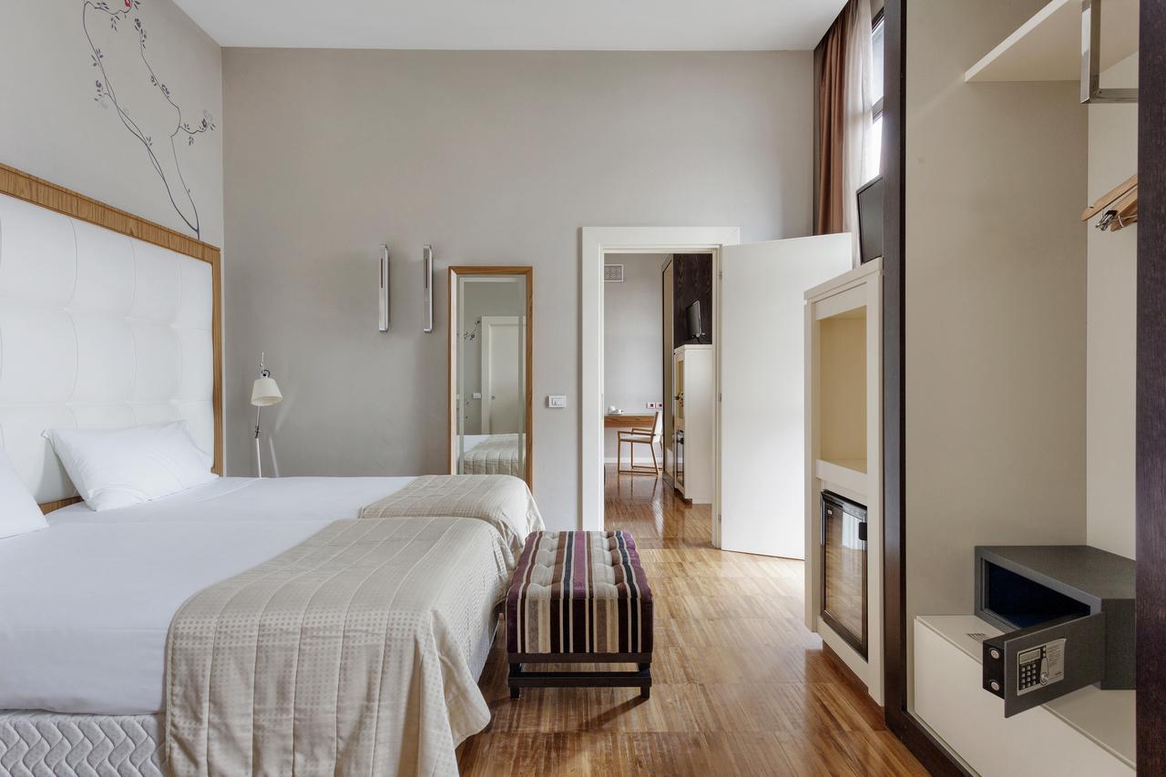 2 Doppelzimmer mit Verbindungstür